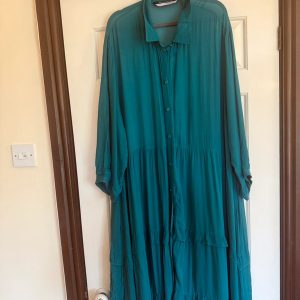 Pretty Basics Dress