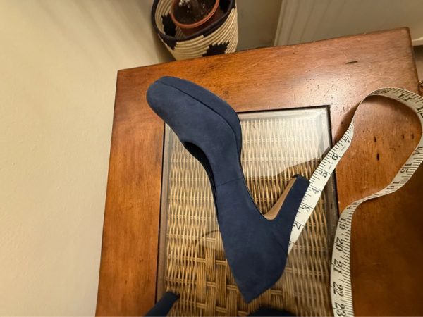 Navy Clarks heels - Image 3