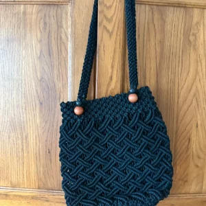Black crotchet look topshop bag