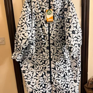 Regatta hydra fort waterproof changing robe