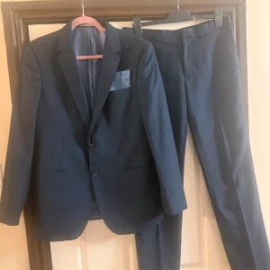 Navy burton suit