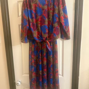 Blue, red and burgundy berketex vintage dress