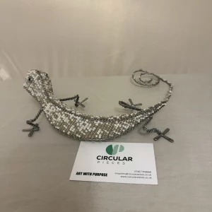 White Accents Bead And Wire Gecko